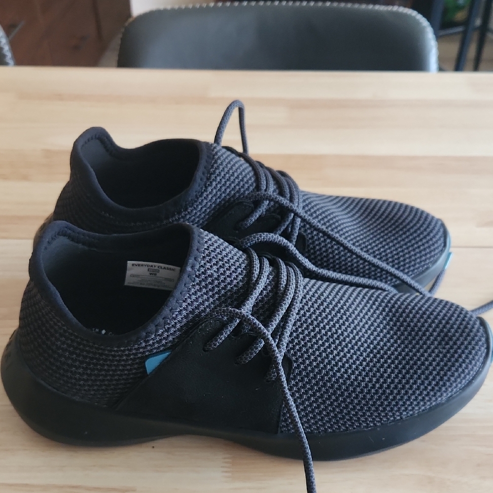 Women's Black Waterproof sneakers